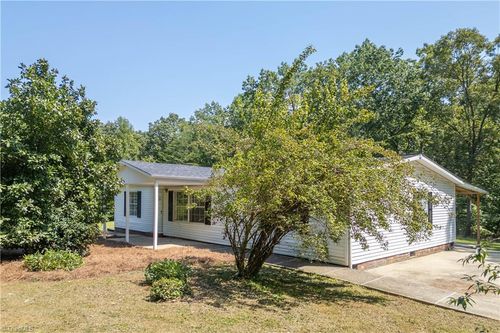 185 Marlin Blvd, Mount Airy, NC, 27030-9739 | Card Image