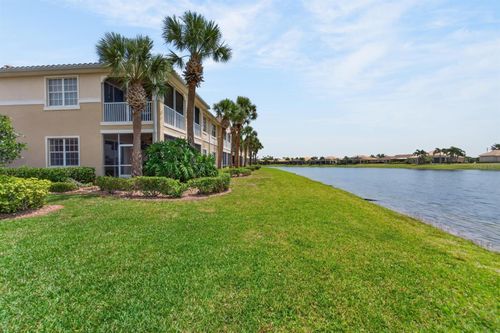 1364 Emerald Dunes Dr, SUN CITY CENTER, FL, 33573-4426 | Card Image