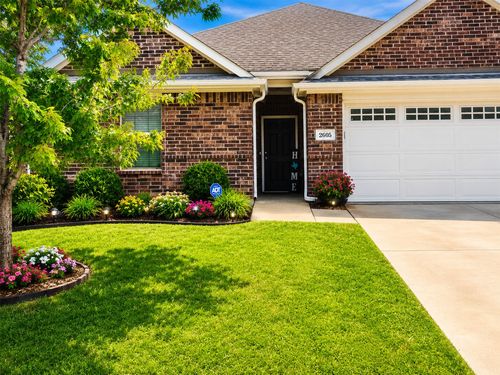 2605 Centurion Rd, Glenn Heights, TX, 75154-8888 | Card Image