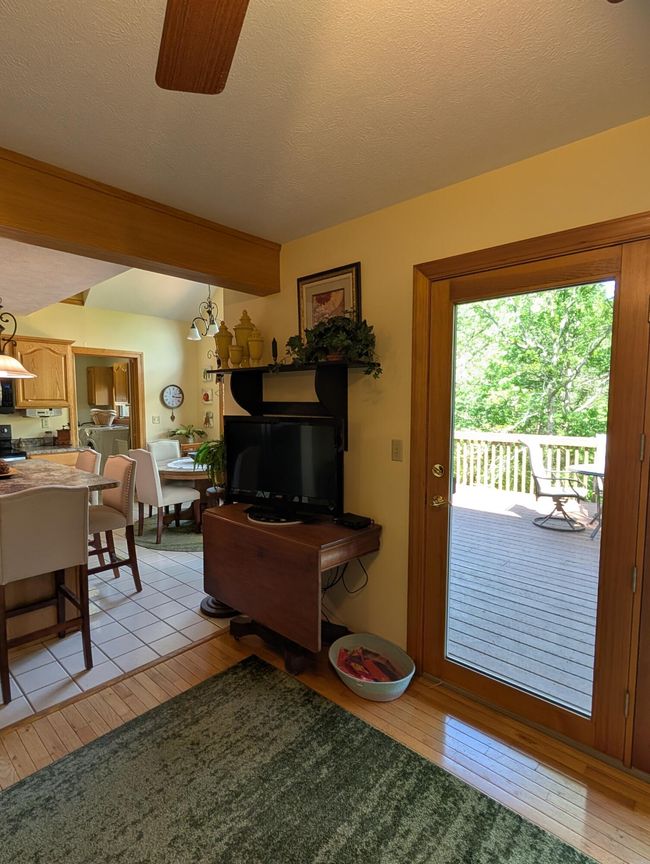 Formal Dining/Kitchen | Image 11
