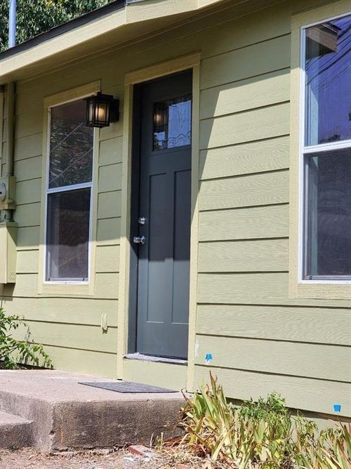 1719 Adina St, Austin, TX, 78721-1507 | Card Image