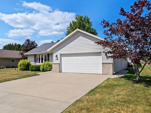5110 White Fox Dr, SHEBOYGAN, WI, 53081-8574 | Card Image