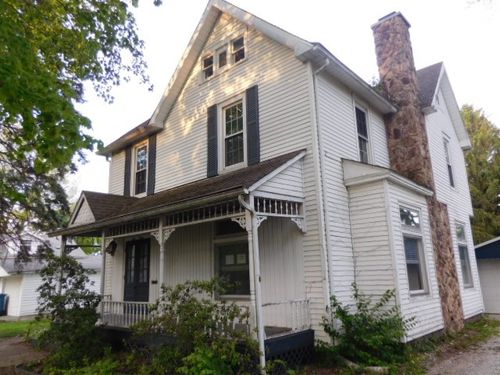 412 S 4th St, Hoopeston, IL, 60942-1651 | Card Image
