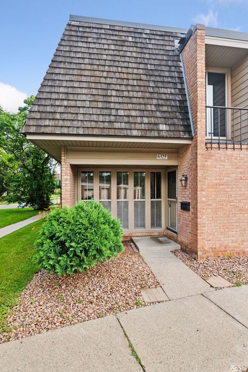 6325 Barrie Rd, Edina, MN, 55435-2201 | Card Image