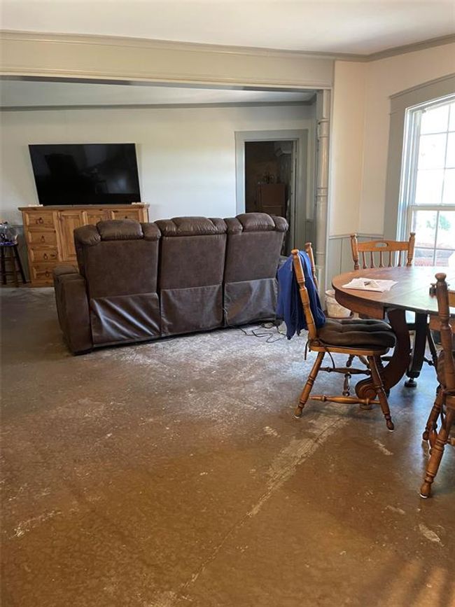 2002 Fm 369 S, House other with 4 bedrooms, 5 bathrooms and 2 parking in Iowa Park TX | Image 9