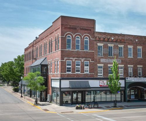122 & 120 E Bremer Avenue, Waverly, IA, 50677 | Card Image