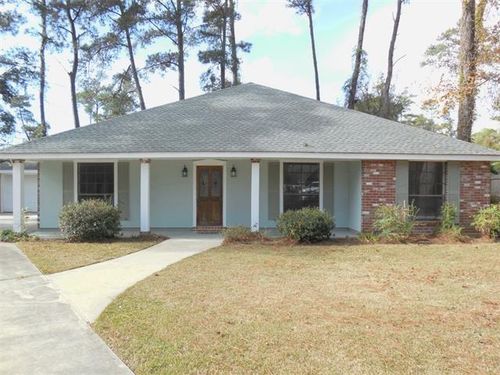 102 Beau Soleil Pl, Mandeville, LA, 70471-1703 | Card Image