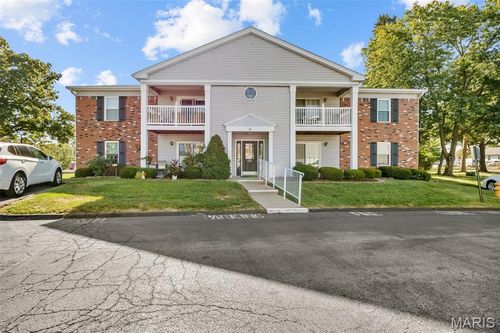 apt-e-35 Berview Cir, Saint Louis, MO, 63129-6533 | Card Image
