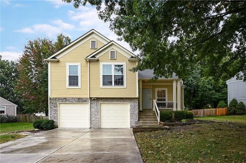 2517 Se Kimbrough Ln, Lee's Summit, MO, 64063-3439 | Card Image