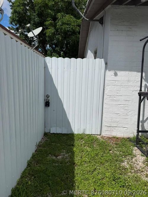 2-527 Nw 91st Street, Miami, FL, 33150 | Card Image