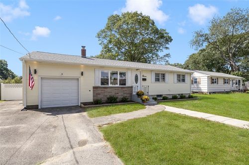48 Wellington Ave, Warwick, RI, 02886-7821 | Card Image