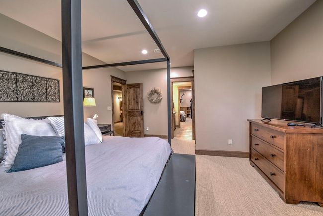 Lower level bedroom #4 with shared bathroom to bedroom #5. | Image 37