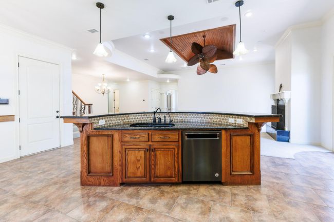 10003 Savannah Ave, House other with 4 bedrooms, 5 bathrooms and null parking in Lubbock TX | Image 12