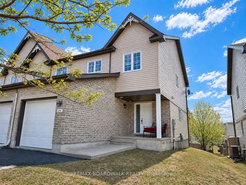 240 Éliot St, Rockland, ON, K4K0E6 | Card Image