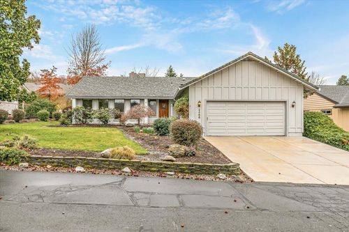 2468 Republic Way, Medford, OR, 97504-8522 | Card Image