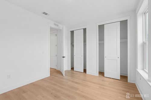 37 Brewer Way, Plainsboro, NJ, 08536-2197 | Card Image