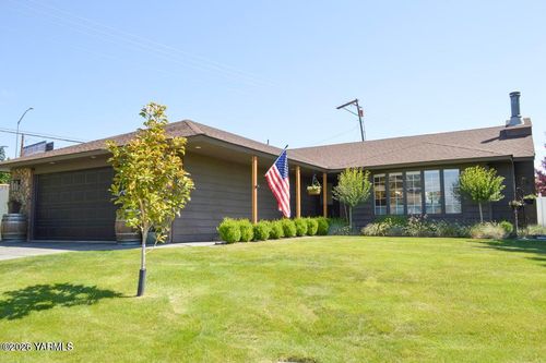 601 Park Pl, Yakima, WA, 98908-4202 | Card Image