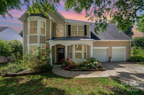 11802 Fox Glen Rd, Charlotte, NC, 28269-3160 | Card Image