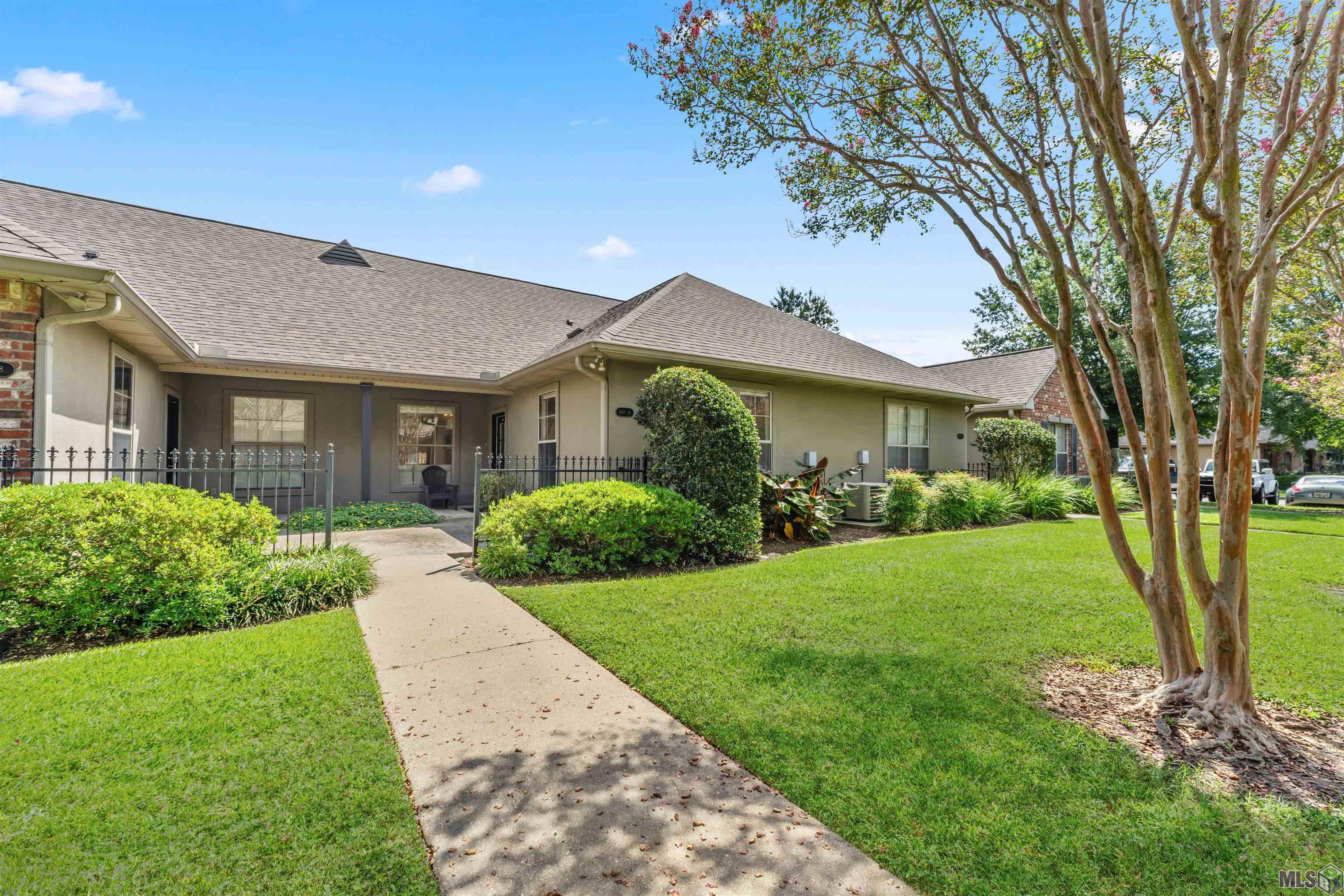 39 4990 Jamestown Ave, For Sale in Baton Rouge Zoocasa