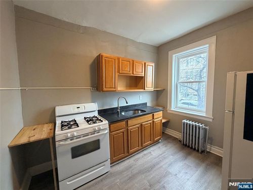 16 Irving, Newark, NJ, 07104 | Card Image