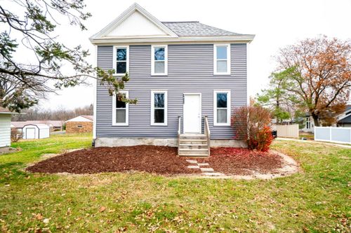 1927 W 1st St, Cedar Falls, IA, 50613-1843 | Card Image