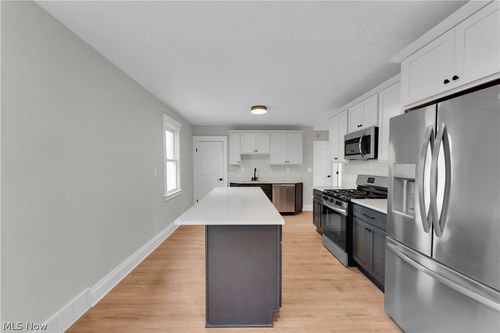 1330 W 67th St, Cleveland, OH, 44102-2004 | Card Image