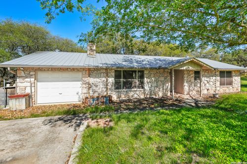 101 Diamond J Rd S, Pipe Creek, TX, 78063-5418 | Card Image