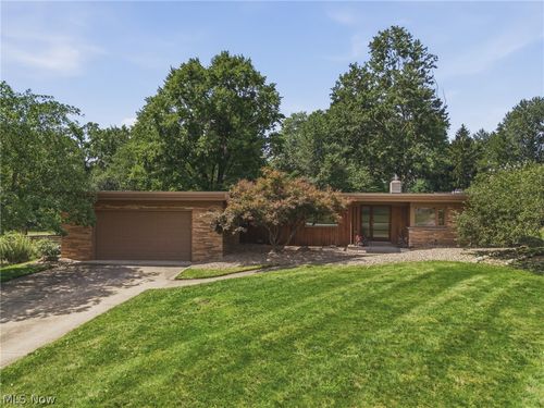 1111 Singing Brook Ave Nw, Massillon, OH, 44646-2947 | Card Image
