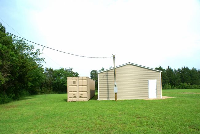 View of outdoor structure | Image 4