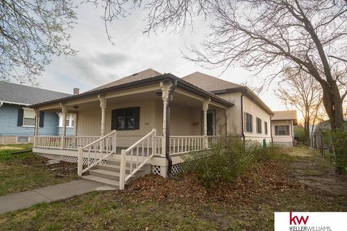 824 N Commercial Ave, Superior, NE, 68978-1233 | Card Image