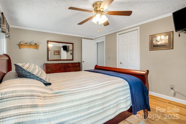 1058 Howard Gap Loop Rd, House other with 3 bedrooms, 3 bathrooms and null parking in Flat Rock NC | Image 16