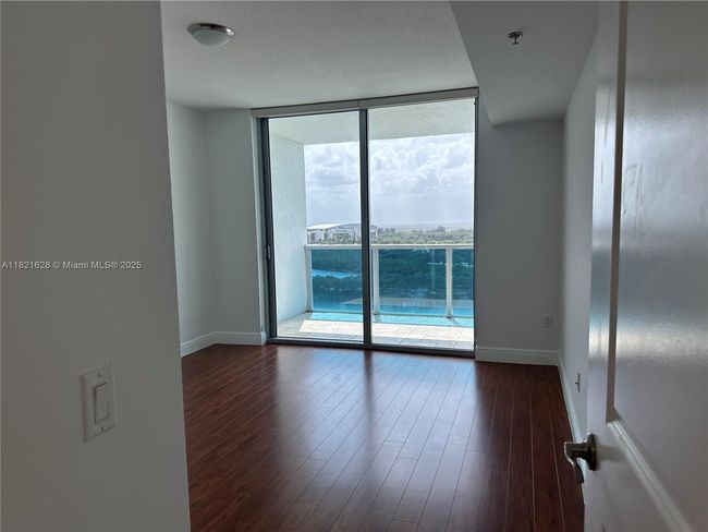 APT-1706N - 2641 N Flamingo Rd, Condo with 2 bedrooms, 2 bathrooms and null parking in Plantation FL | Image 12