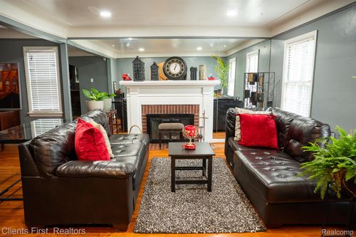 19215 Steel St, Detroit, MI, 48235-1237 | Card Image