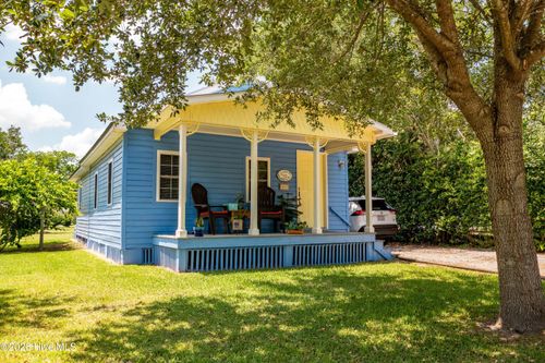 409 High St, Oriental, NC, 28571-9365 | Card Image