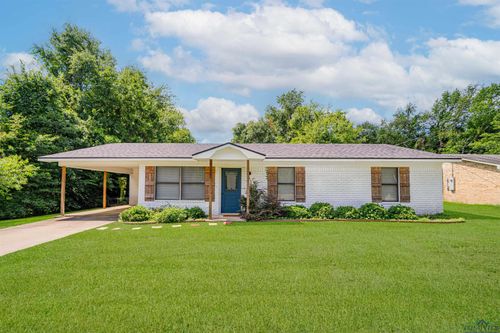 535 Molly Cir, Carthage, TX, 75633-2950 | Card Image
