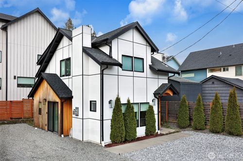 b-7514 12th Ave Sw, Seattle, WA, 98106-2028 | Card Image