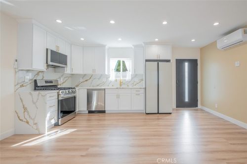 a-830 Highland Ave, Glendale, CA, 91202-2744 | Card Image