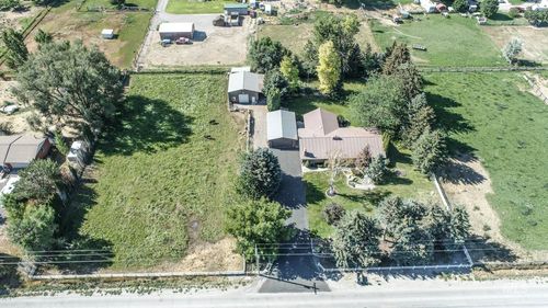 585 W Baseline Rd, Paul, ID, 83347-8833 | Card Image