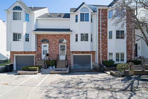 unit-i-117 Tall Oaks Dr, Weymouth, MA, 02190-3512 | Card Image