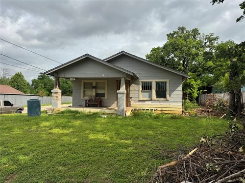 3301 Baylor St, Fort Worth, TX, 76119-3425 | Card Image