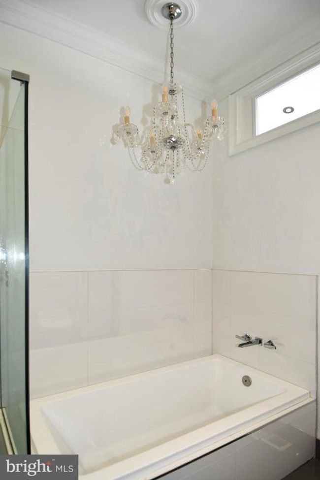 APT-3 - 719 12 Th St Se, Condo with 2 bedrooms, 3 bathrooms and null parking in WASHINGTON DC | Image 41