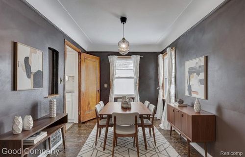 8460 Kenberton Dr, Oak Park, MI, 48237-1829 | Card Image