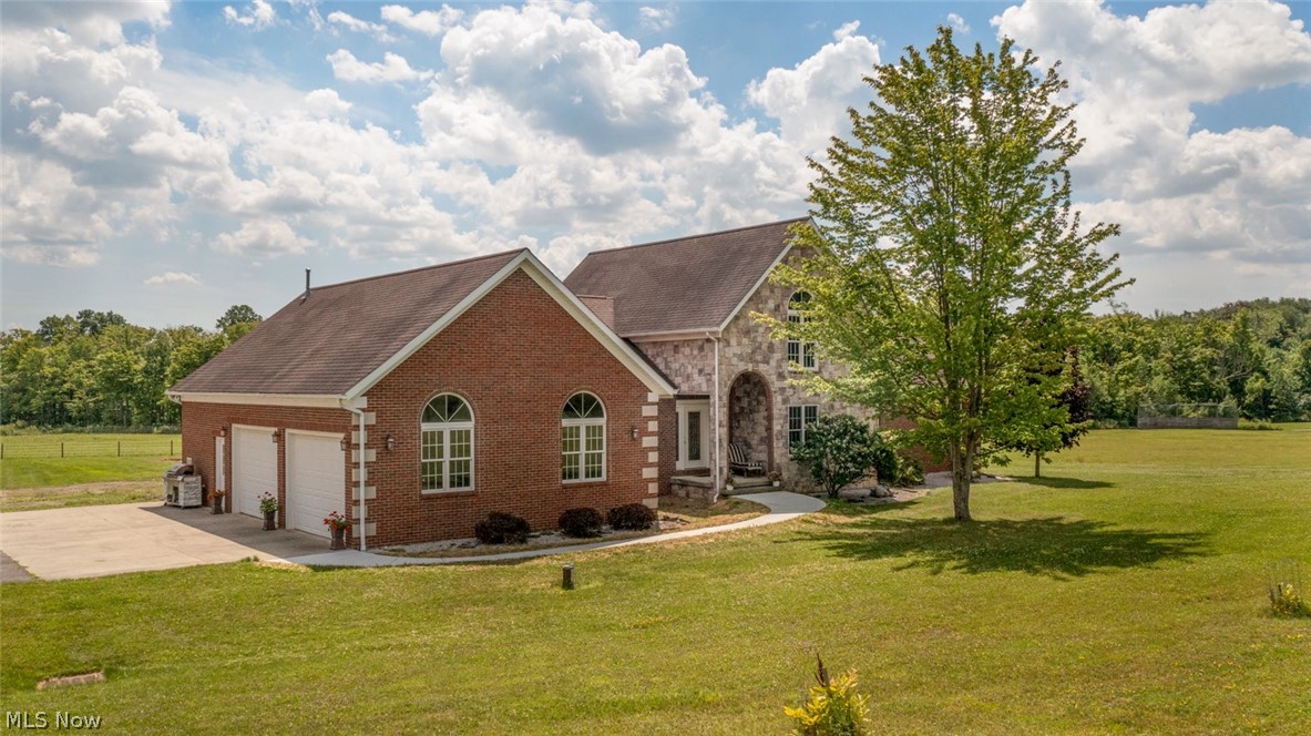 Locust Grove Dr, Chardon, OH 44024