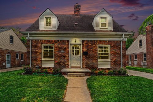 419 Royal Ave, Royal Oak, MI, 48073-2538 | Card Image