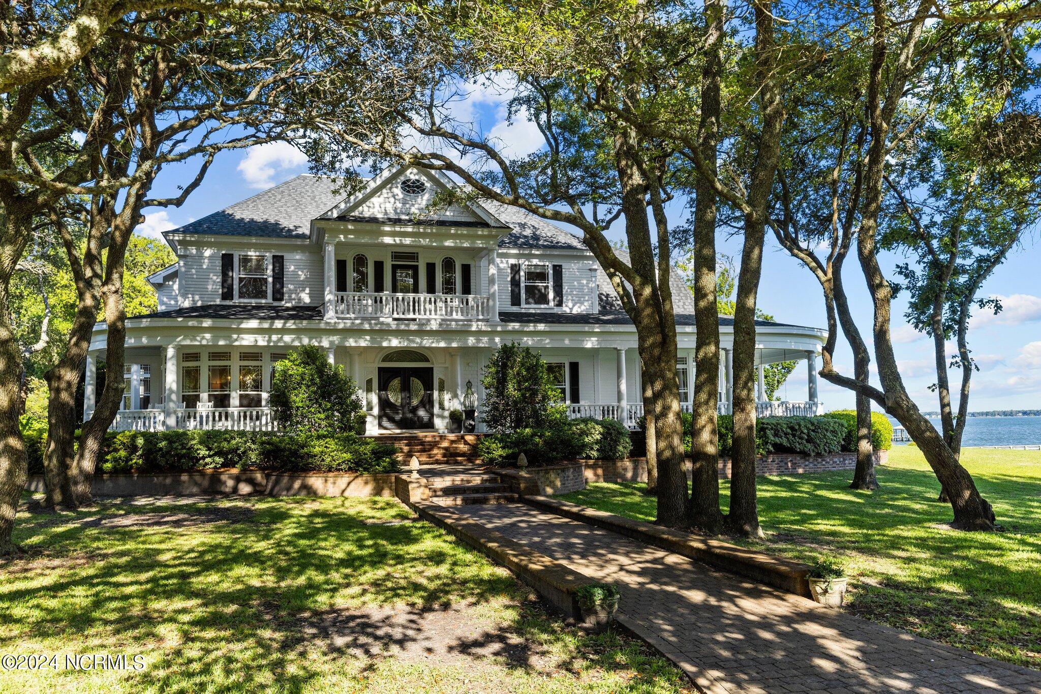Glenn Abby Dr, Morehead City, NC 28557