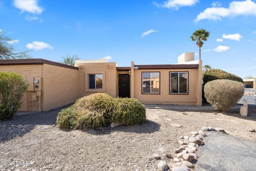 7070 E Corto Caravaca, Tucson, AZ, 85715-4133 | Card Image