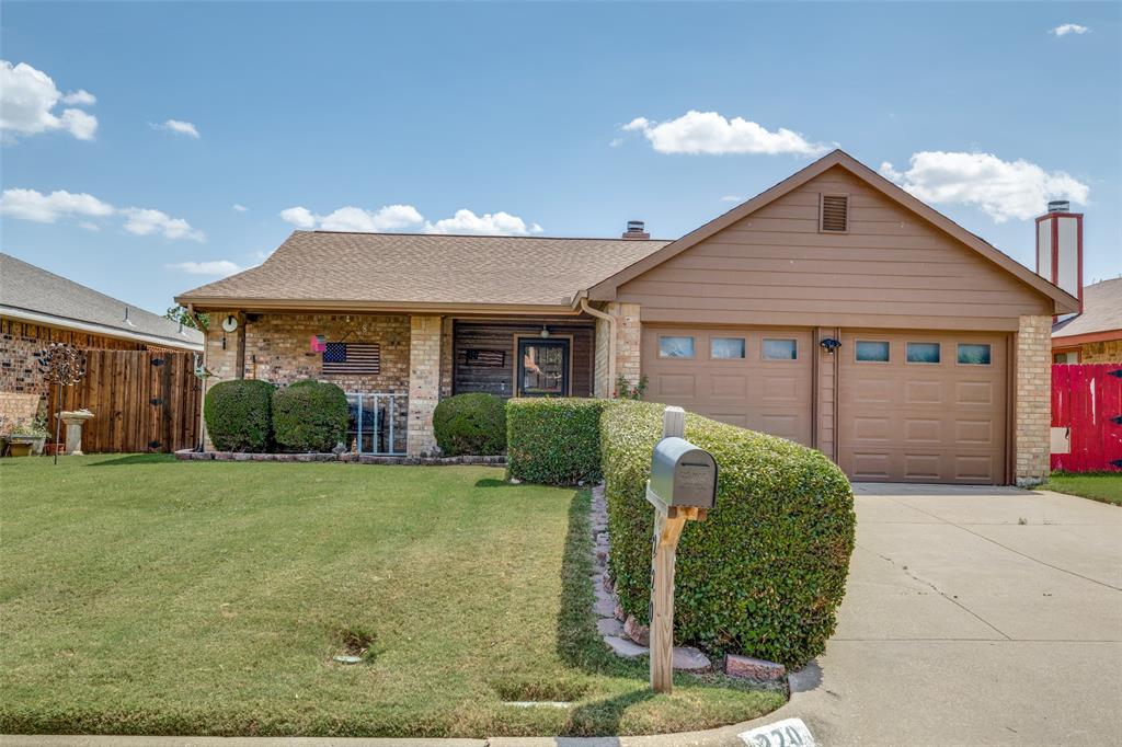 Hemlock Dr, Arlington, TX 76018