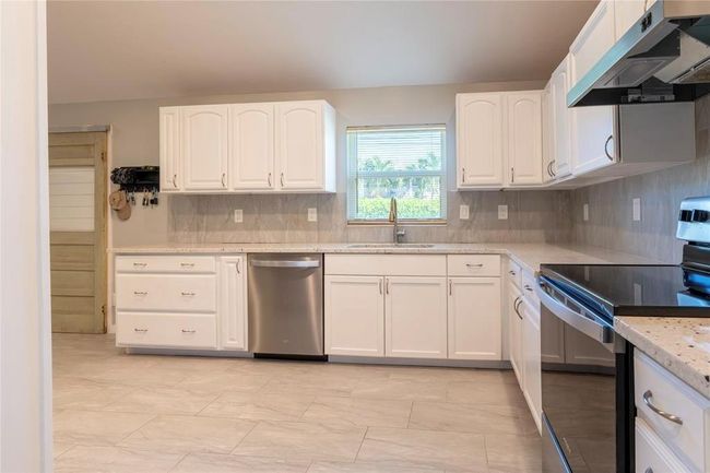 3109 Se Amherst St, House other with 3 bedrooms, 2 bathrooms and null parking in Stuart FL | Image 7