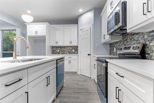 520 E 5th St, Bonham, TX, 75418-4007 | Card Image