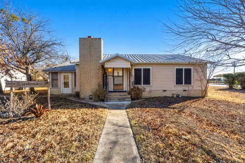 200 College Ave, Florence, TX, 76527-4055 | Card Image